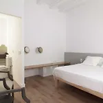 Mon Hotel *