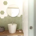 Mon *