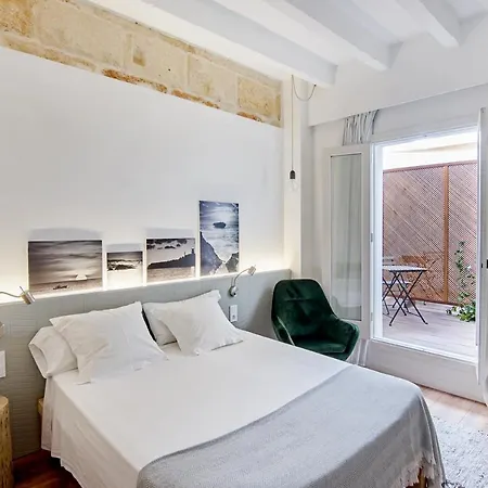 Mon Hotel *