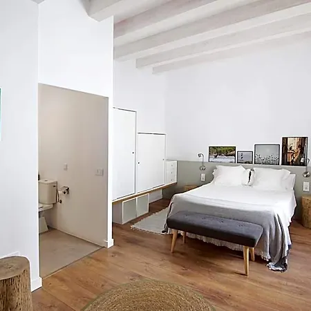 Mon Hotel *